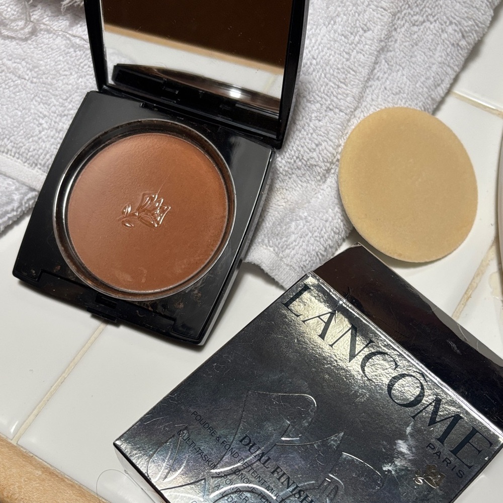 Lancome Dual Finish Foundation - Rich Brown